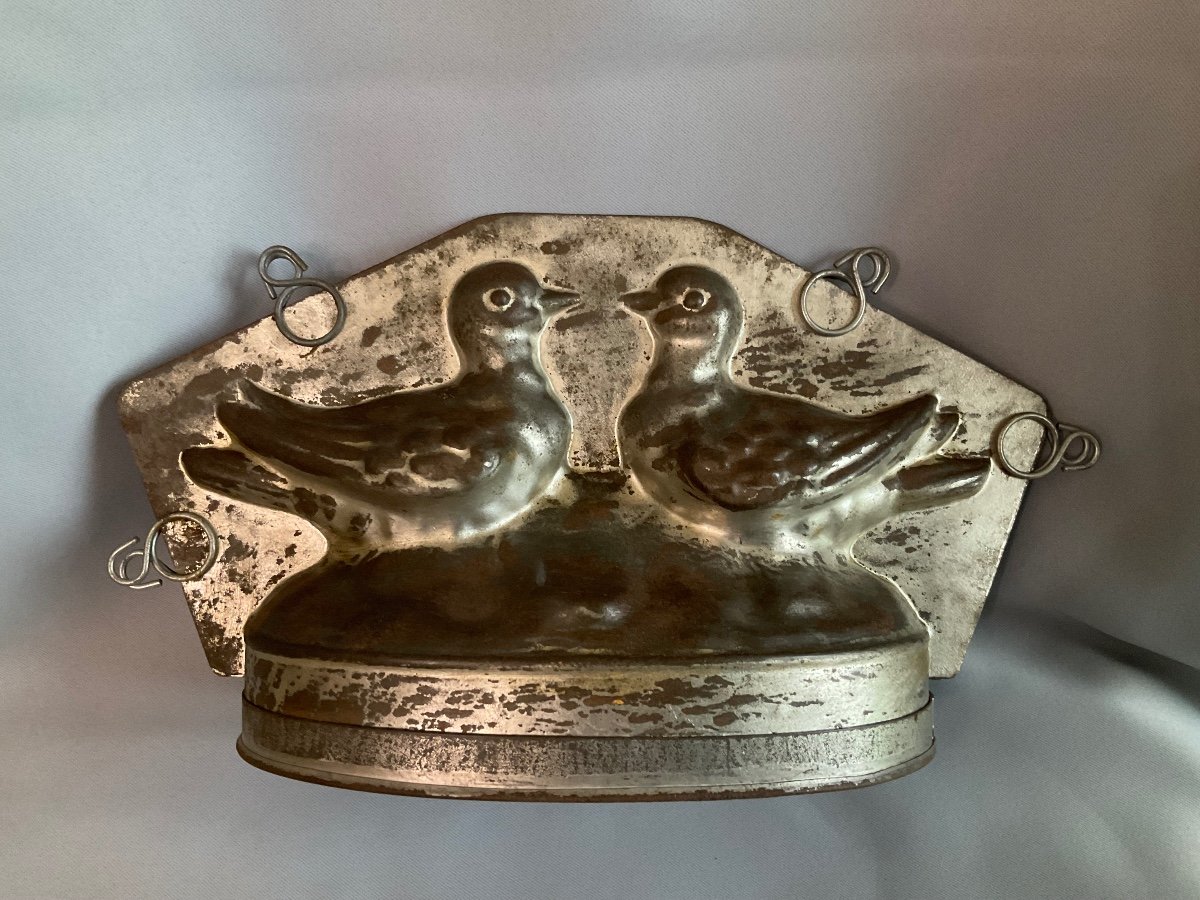 Doves Chocolate Mold Late 19th Century -photo-2