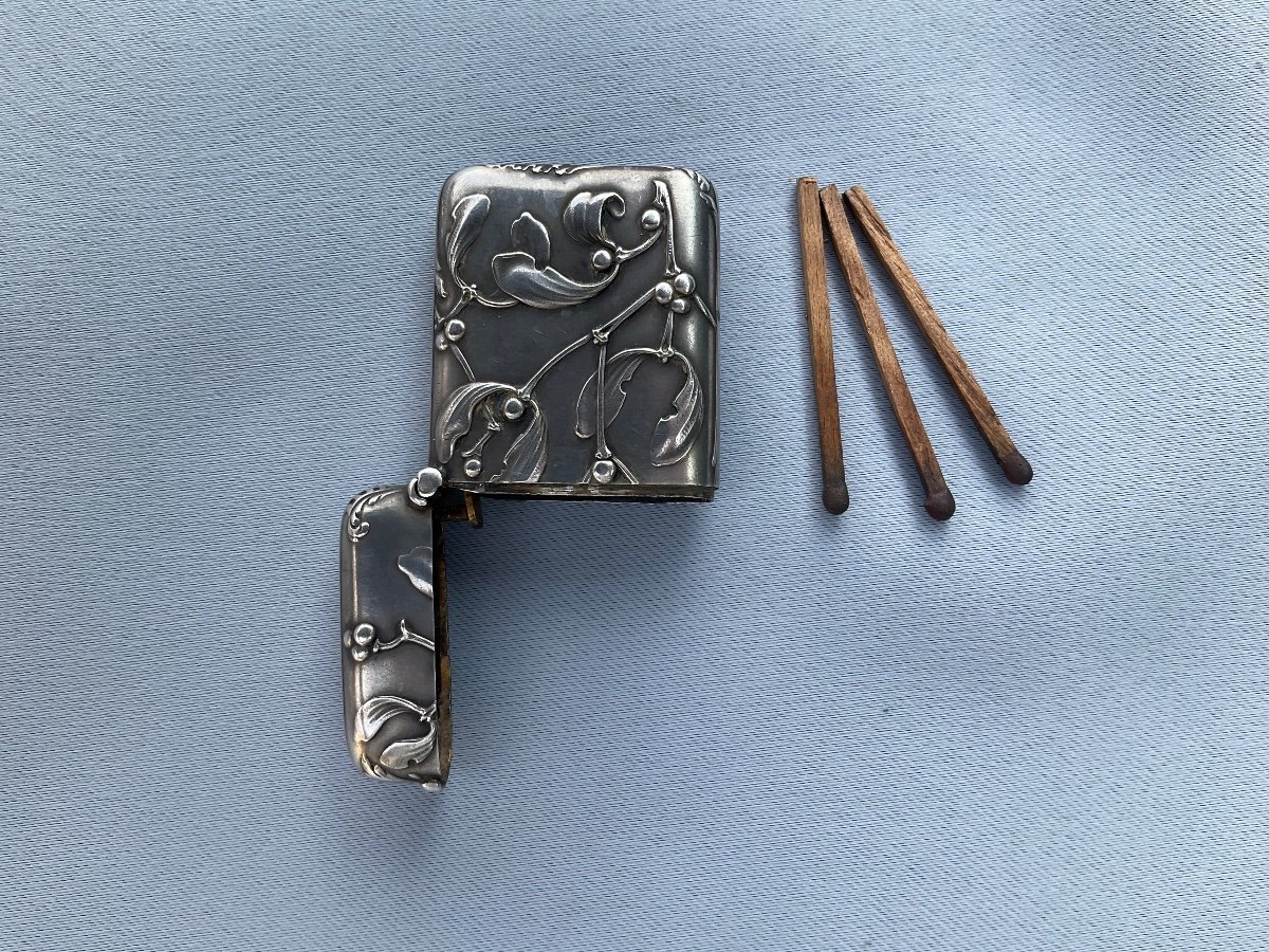 Pyrogenic Small Matchbox In Late 19th Century Silver -photo-1