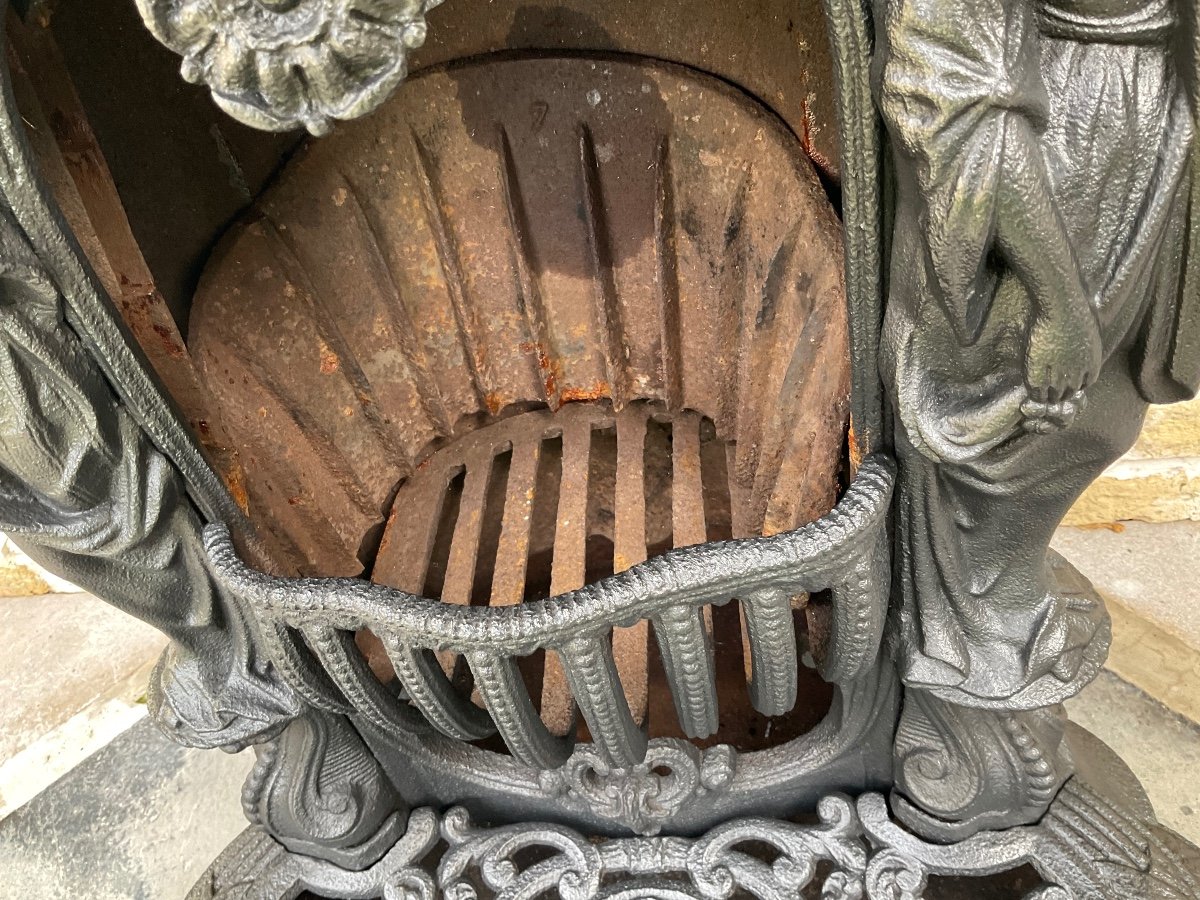 Wood Or Coal Stove Flanked By Two Caryatids 19th Century -photo-2