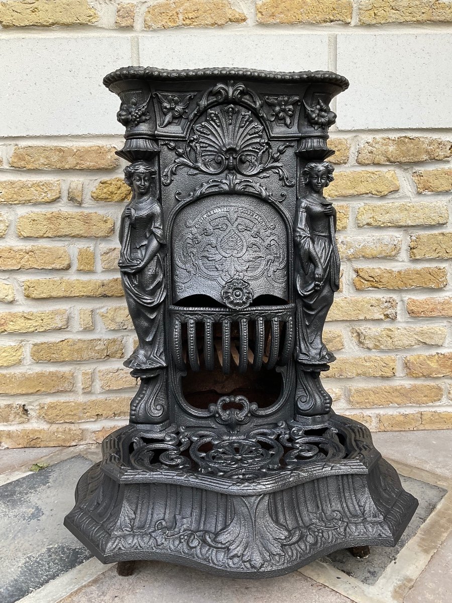 Wood Or Coal Stove Flanked By Two Caryatids 19th Century 