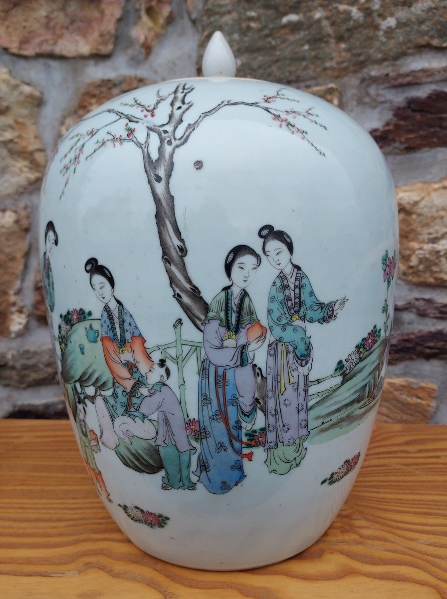 Large Covered Vase China Twentieth