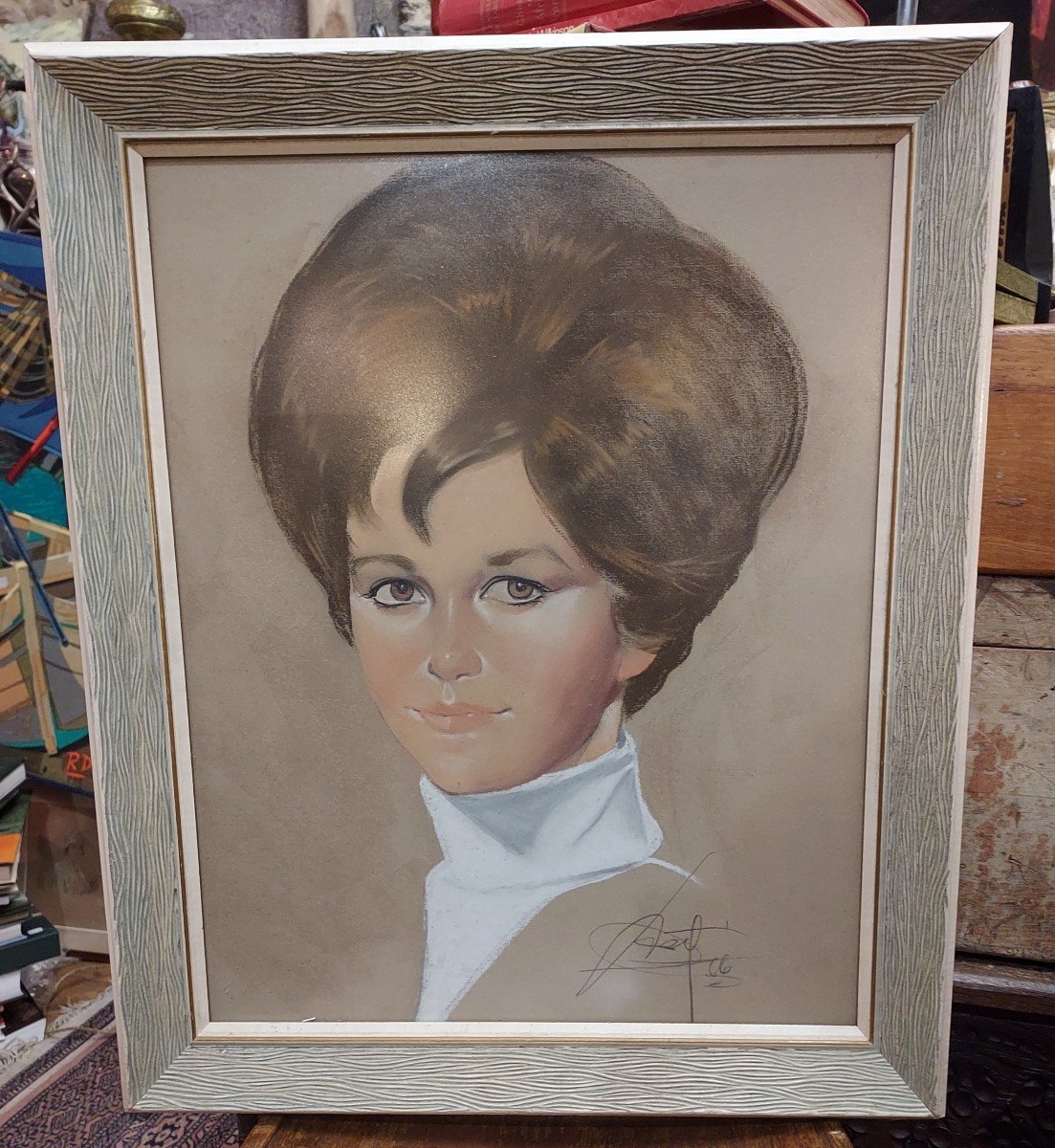 Pastel Portrait De Femme Daté 1966 Signature à Identifier 