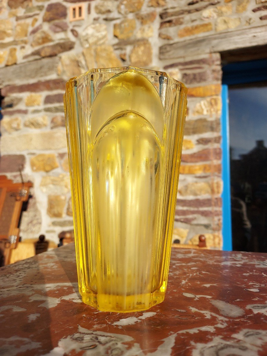 Art Deco Verlys Yellow Vase-photo-3