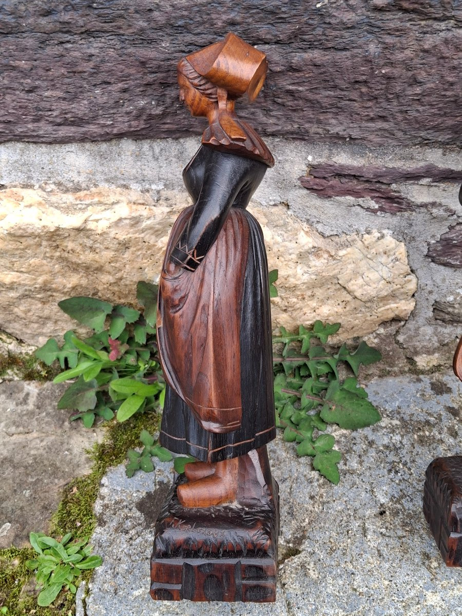 Breton Couple In Two-tone Carved Wood Costume From Lannion-photo-4