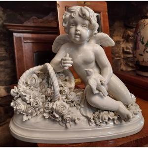 Capodimonte Sculpture En Porcelaine Représentant Un Putto