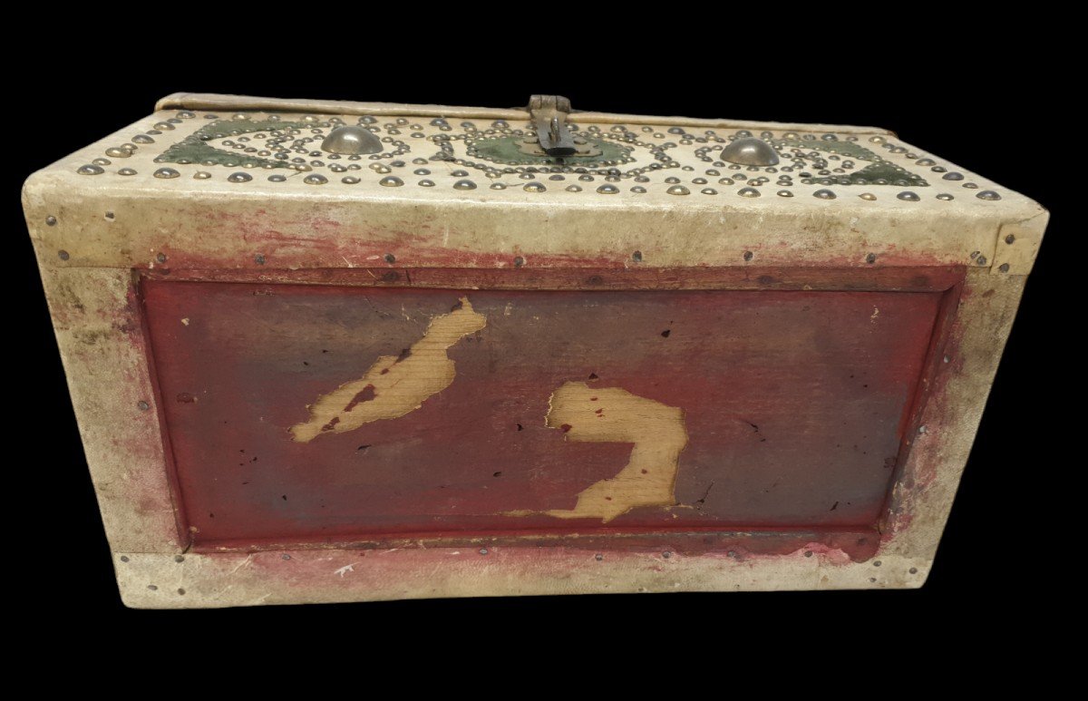 Studded Box Dated 1761-photo-7