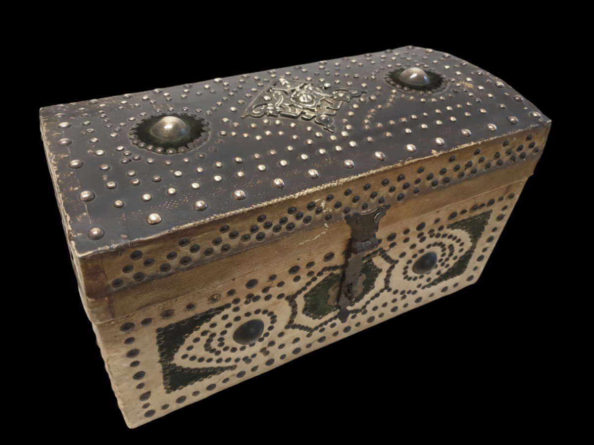 Studded Box Dated 1761-photo-8