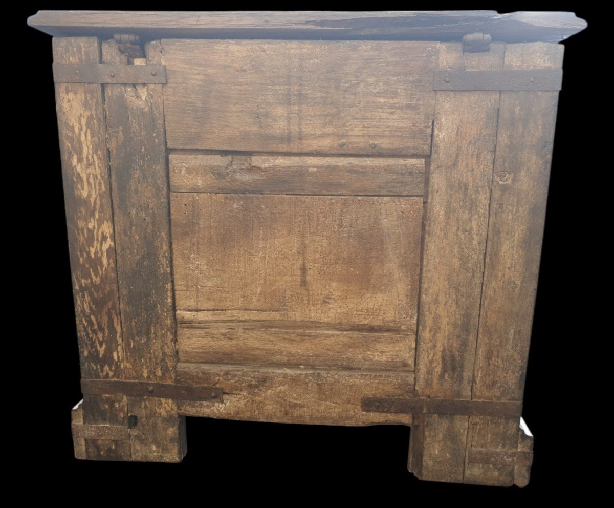 Small Gothic Chest 16th Century -photo-5