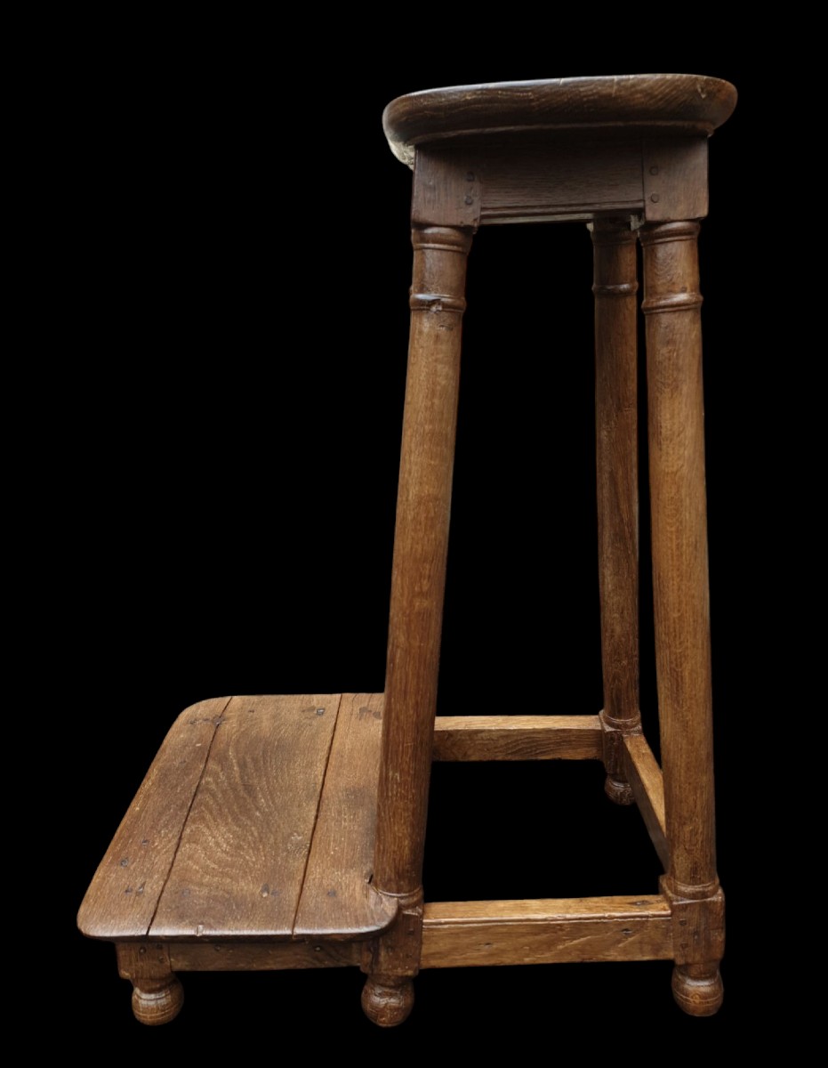 17th Century Cantor's Stool -photo-2