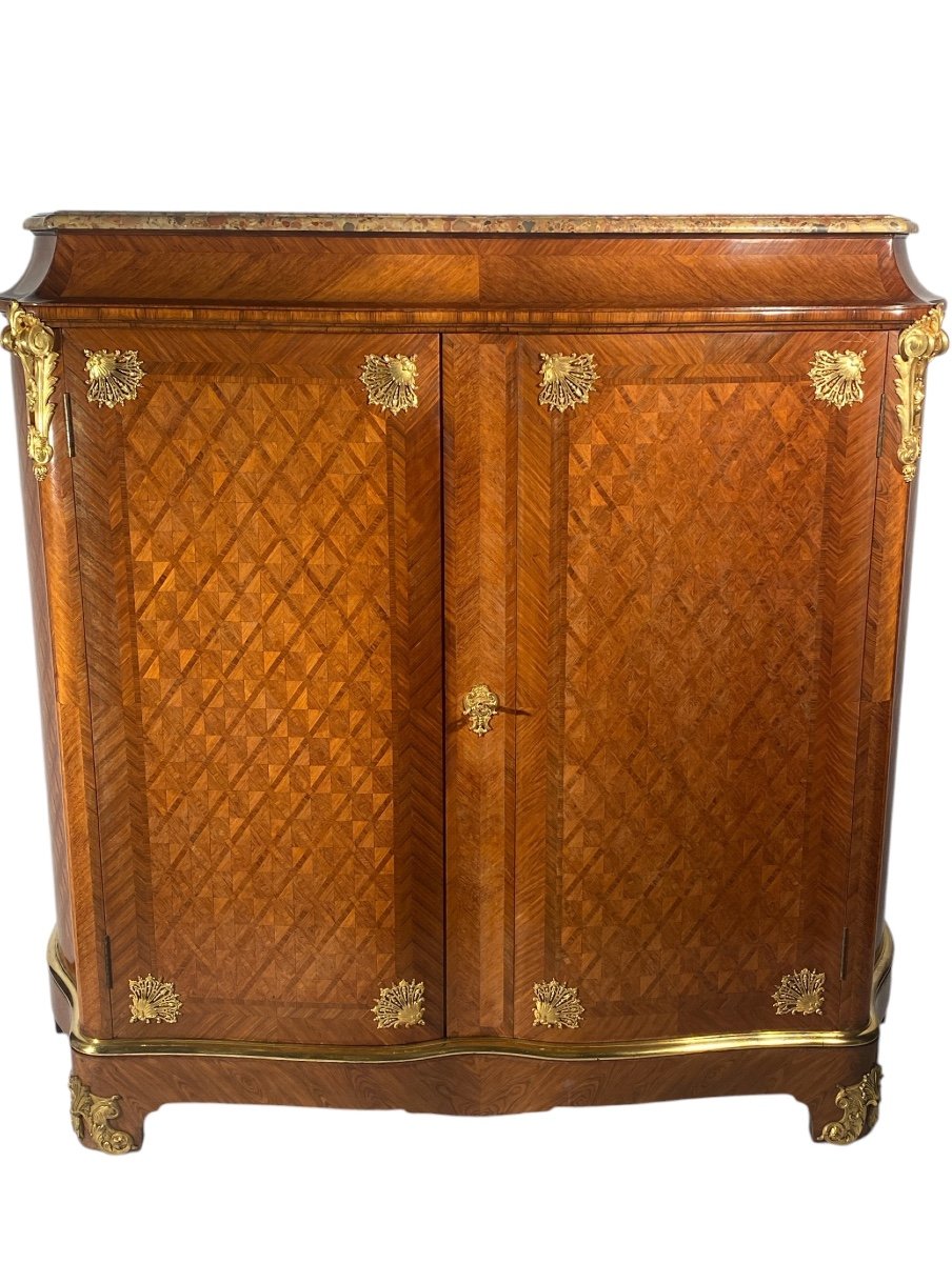 Armoire Galbée En Marqueterie De Croisillons De Style Régence, Napoléon III