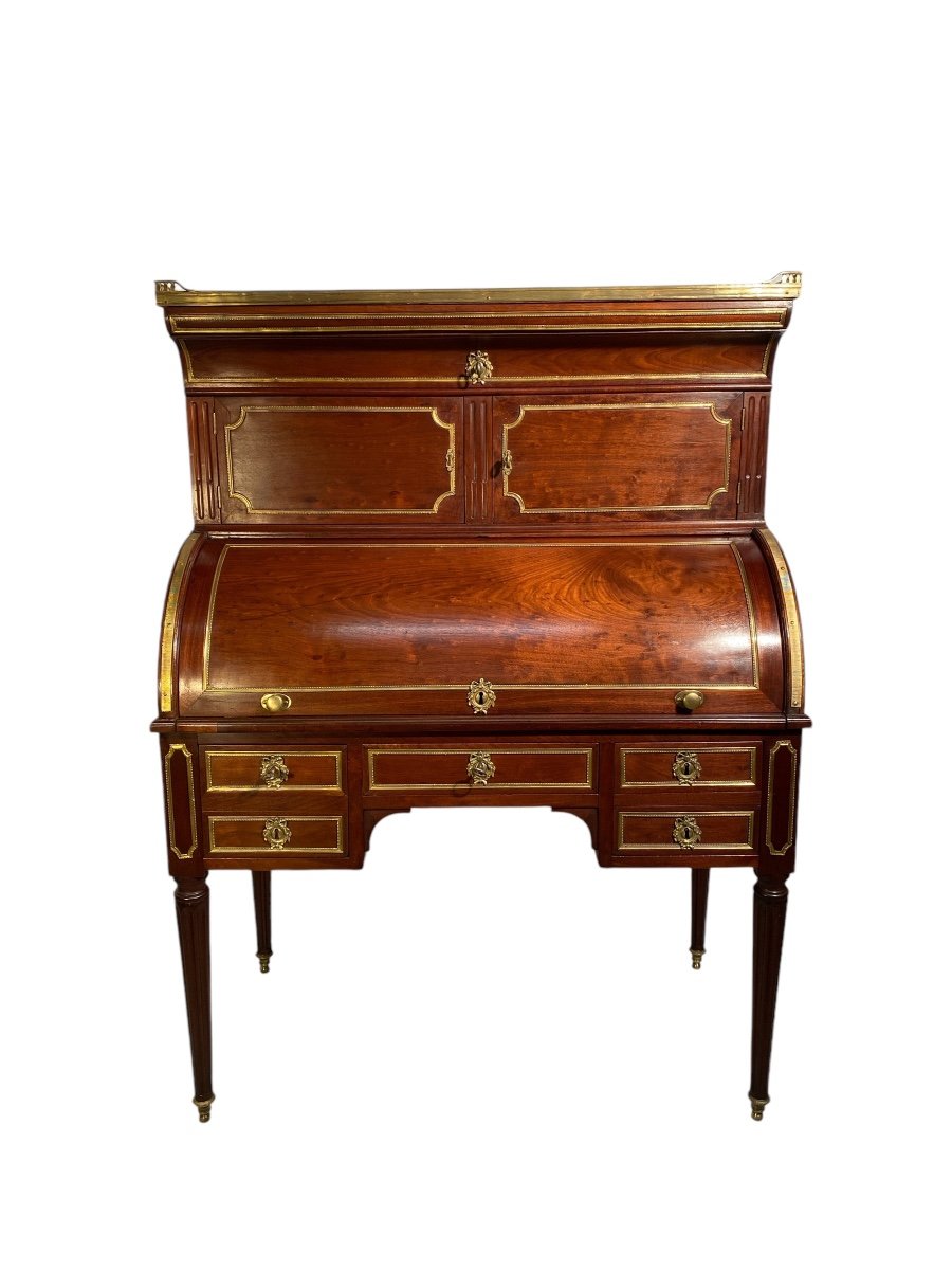 Ravissant  Bureau à Cylindre En Acajou d'époque Louis XVI