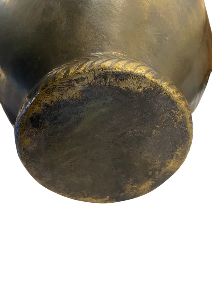 Important Antique Bronze Vase -photo-3