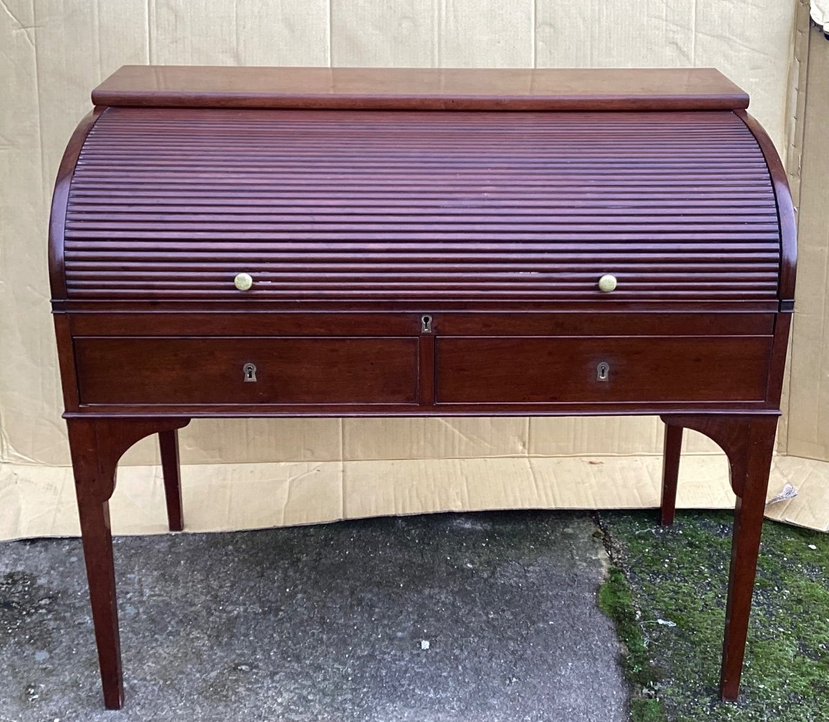 Cylinder Desk In Solid Mahogany