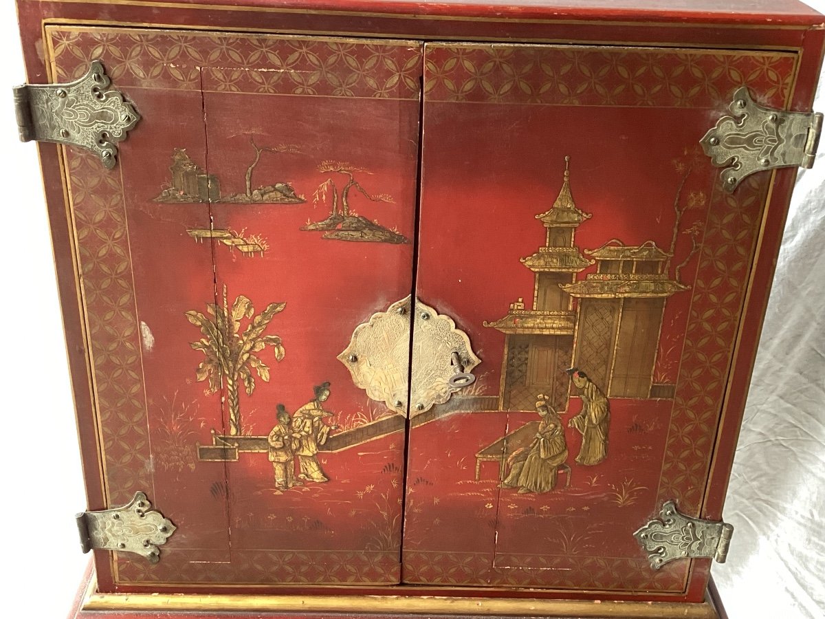 Chinese Lacquer Cabinet 19th -photo-3
