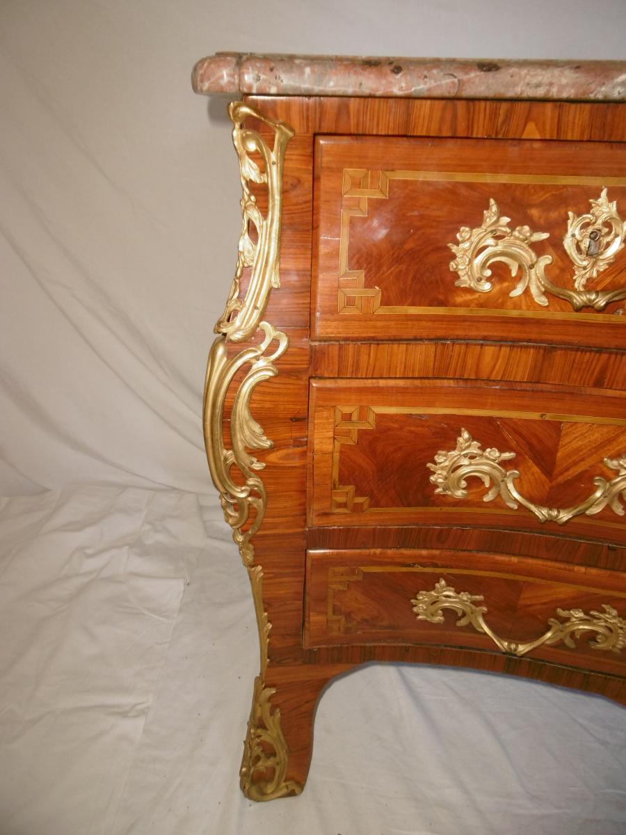 Commode Galbée époque Louis XV-photo-1