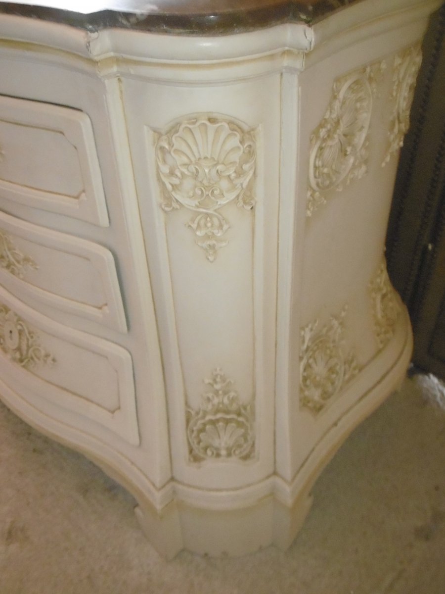 Lacquered Commode 18th-photo-1