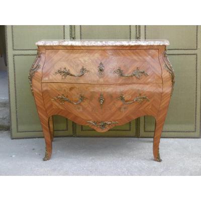 Curved Commode