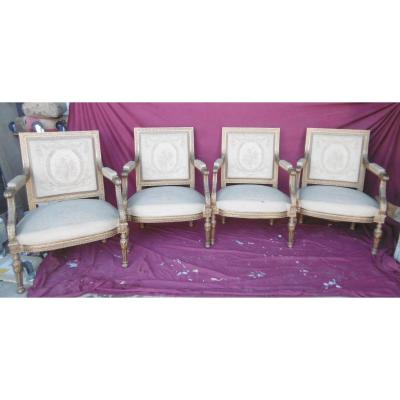 Suite De Quatre Larges Fauteuils Louis XVI