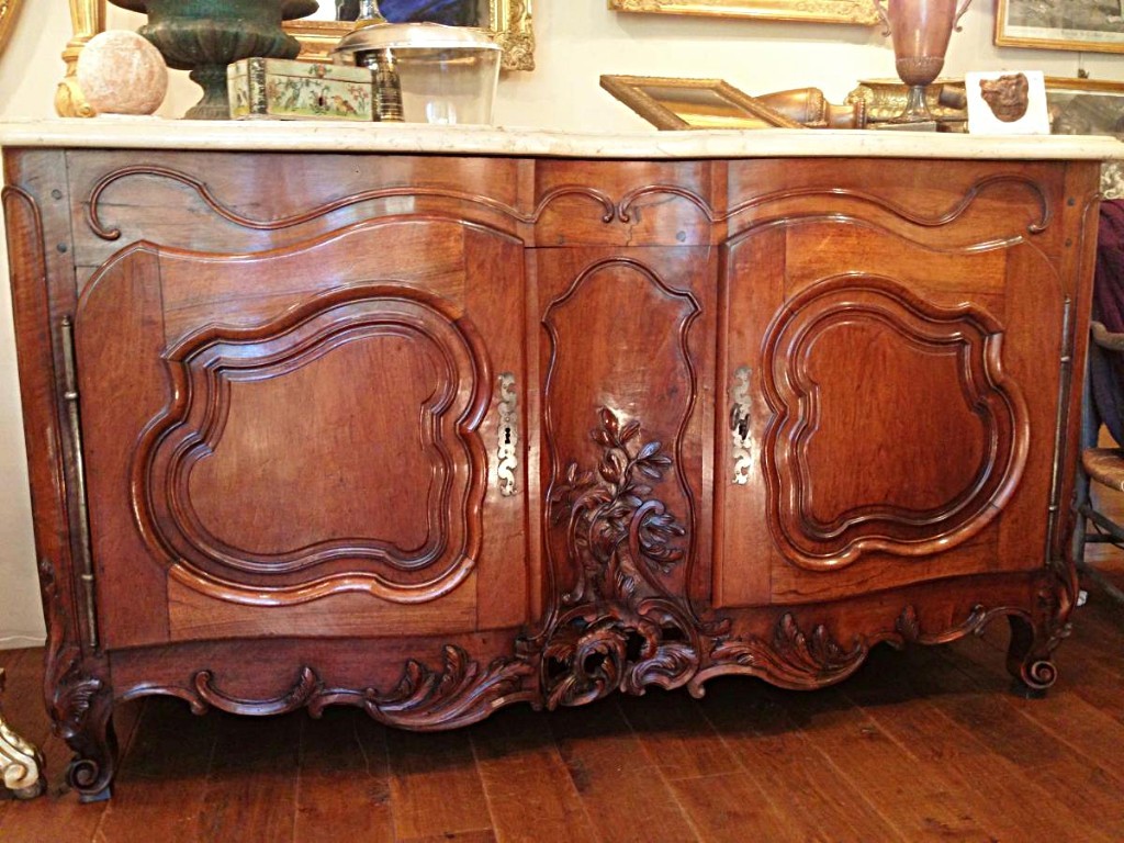 Buffet De Chasse Provençal Louis XV Noyer