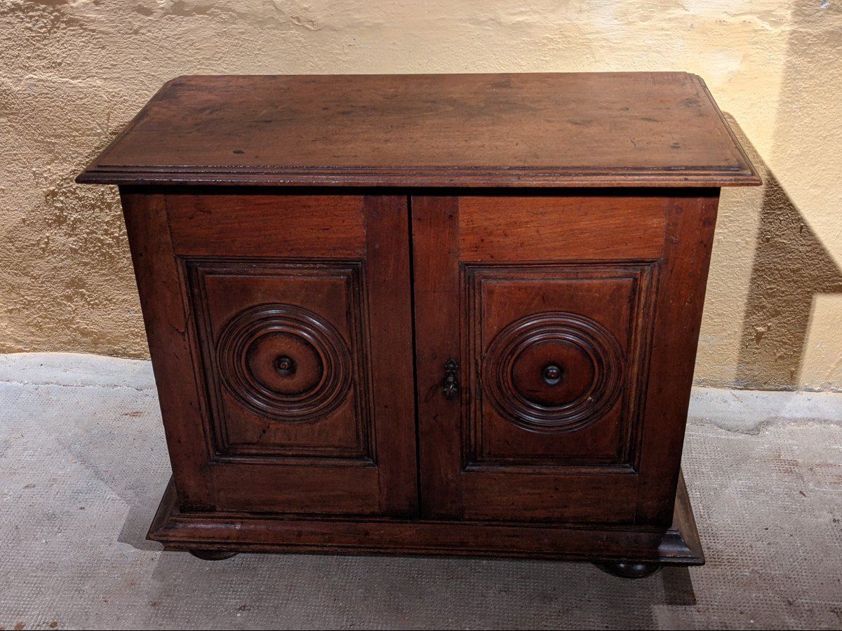 A Small 17th Century Cabinet-photo-3