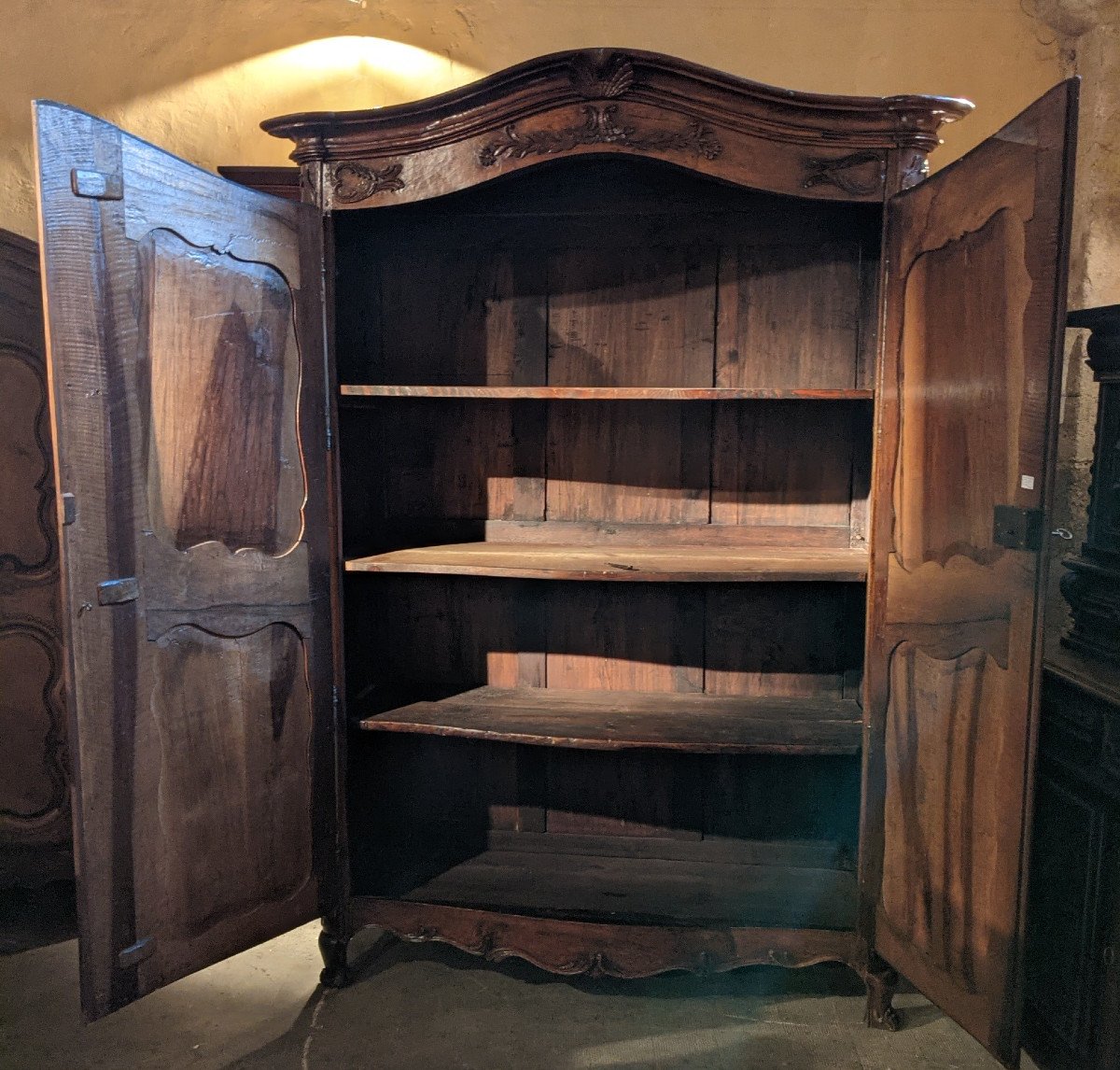 A Beautiful Curved Regency Wardrobe-photo-2