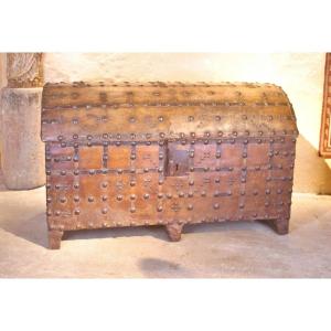 Haute Epoque Chest