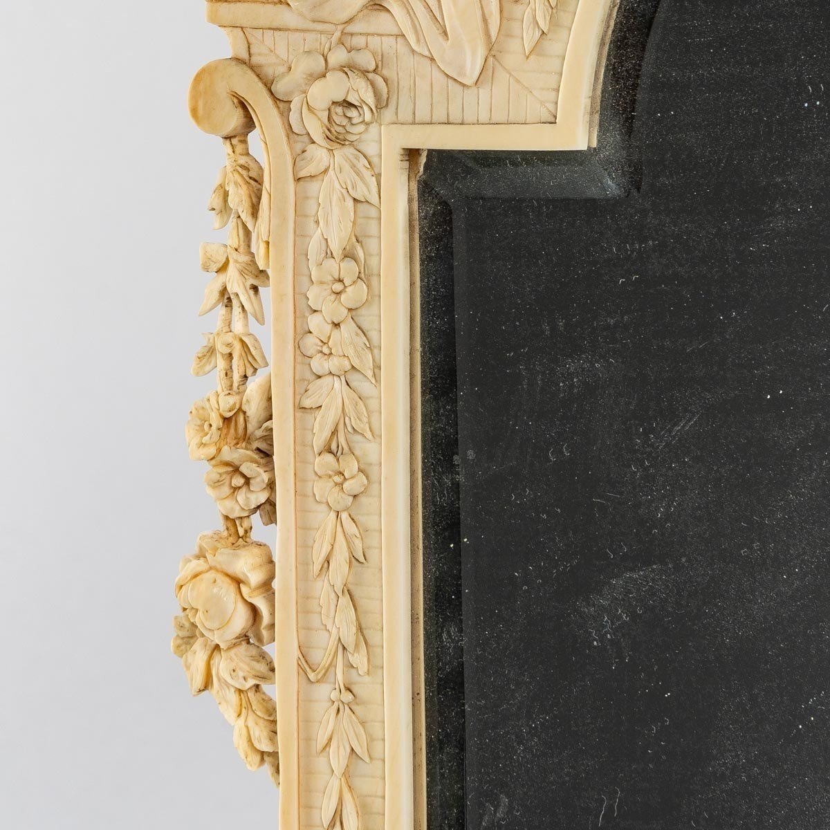 Extremely Rare Ivory Mirror, From The 19th Century-photo-3