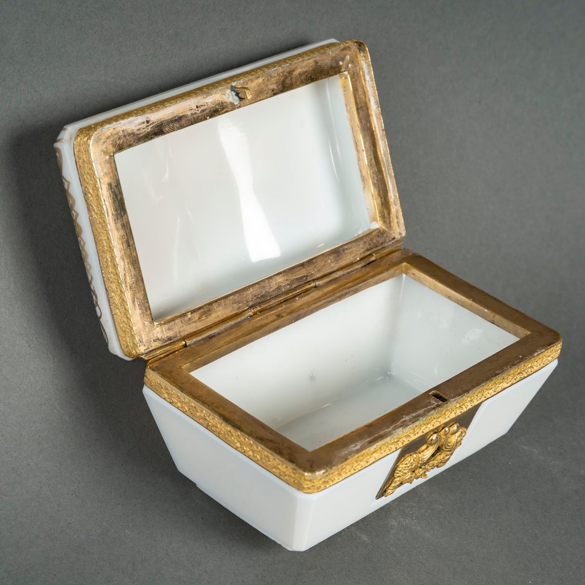 Gold Enamelled Opaline Box, Charles -photo-1