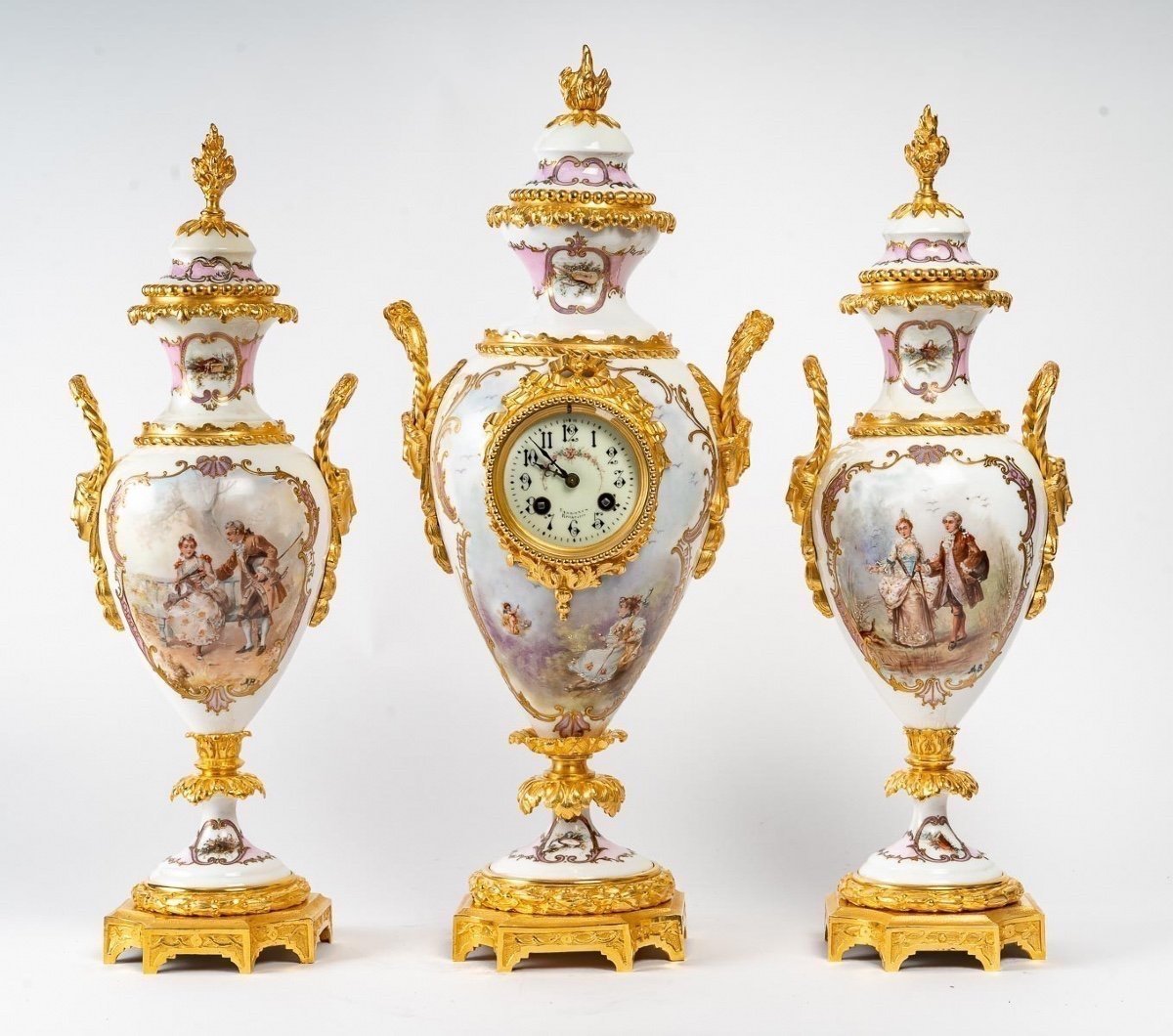 Garniture De Cheminée En Porcelaine De Sèvres, XIXe Siècle