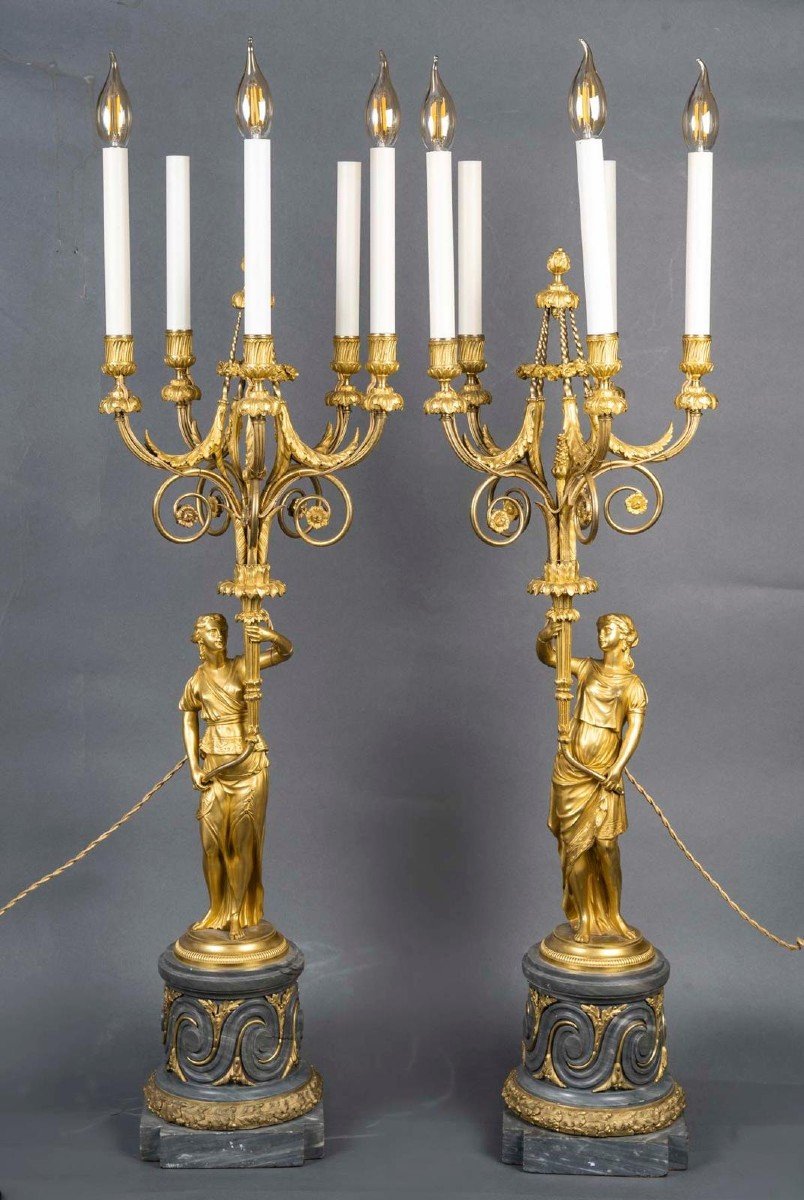 Paire De Candélabres En Bronze Ciselé Et Doré, Style Louis XVI