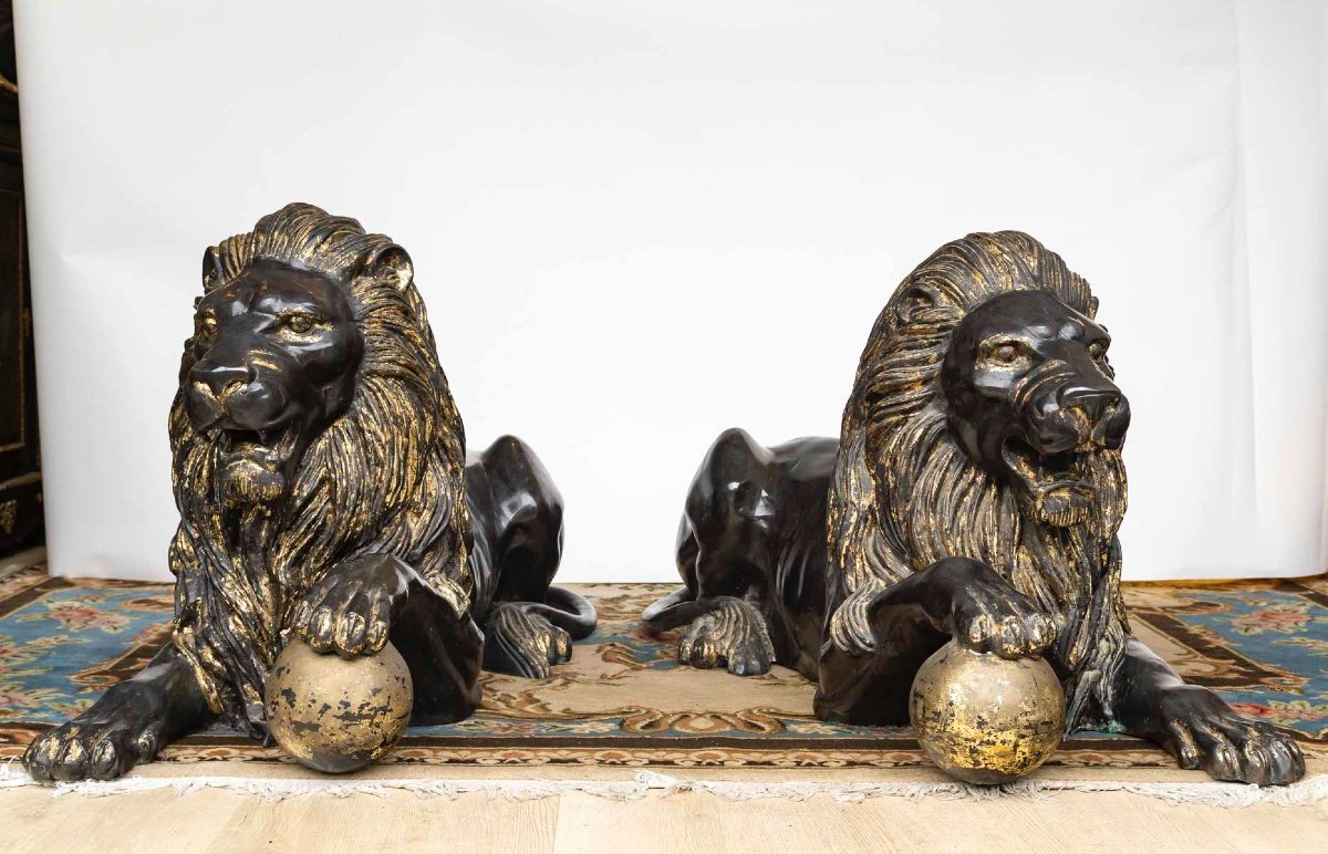 Rare Pair Of Lions In Patinated And Gilded Bronze – 19th Century -photo-2