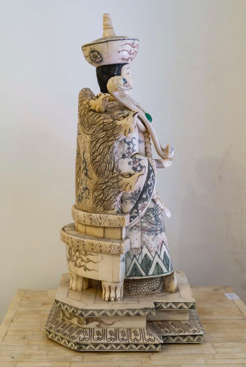 Rare Pair Of Chinese Emperor And Empress Bone Sculptures, 19th Century -photo-3