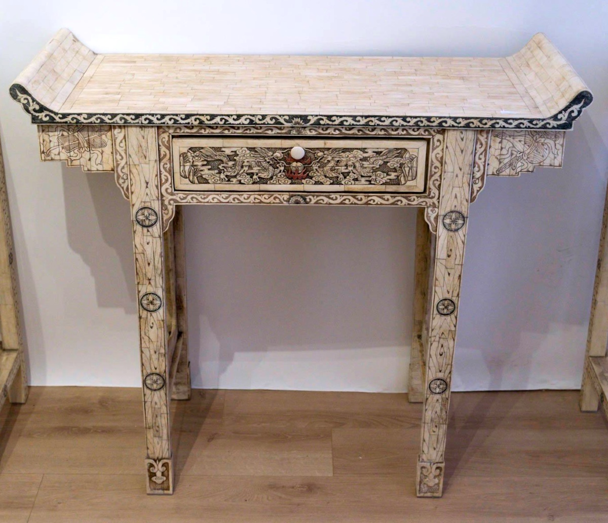 Rare Console Chinoise Du 19e Siècle, Placage En Os Sculpté