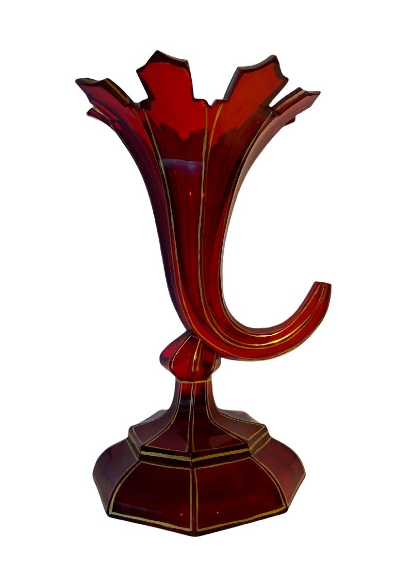 Vase De Bohème En Rubie, D’époque 19em Siècle.