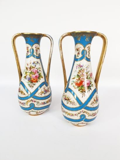 Paire De Vases En Porcelaine, d'époque Du 19me Siècle.-photo-4