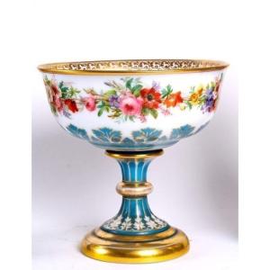 Porcelain Cup, 19th Century.