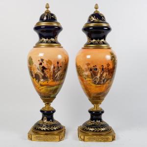 Exceptionnelle Paire De Vases En Porcelaine De Sèvres