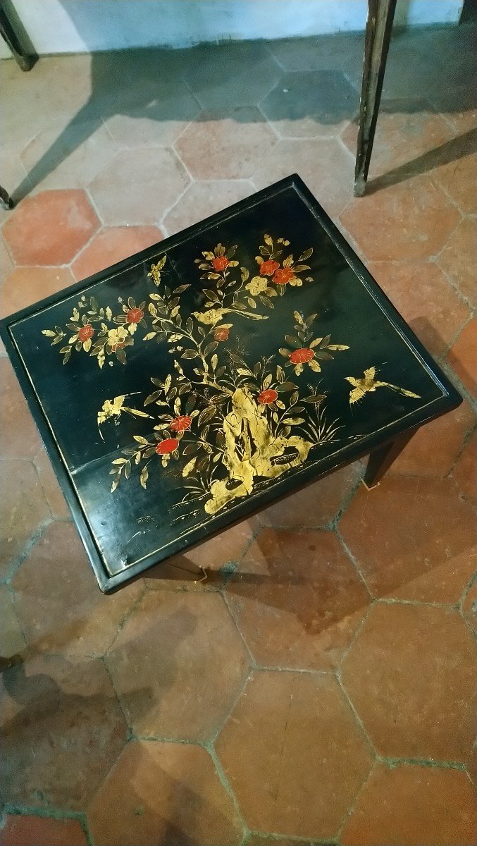 20th Century Lacquer End Table With Japanese Decor -photo-5