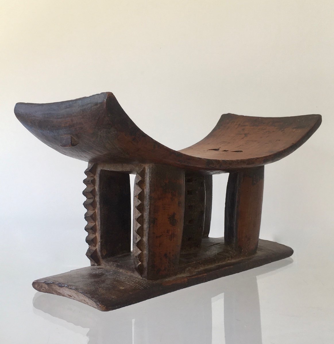 Petit tabouret Ashanti du Ghana. Art africain -photo-2