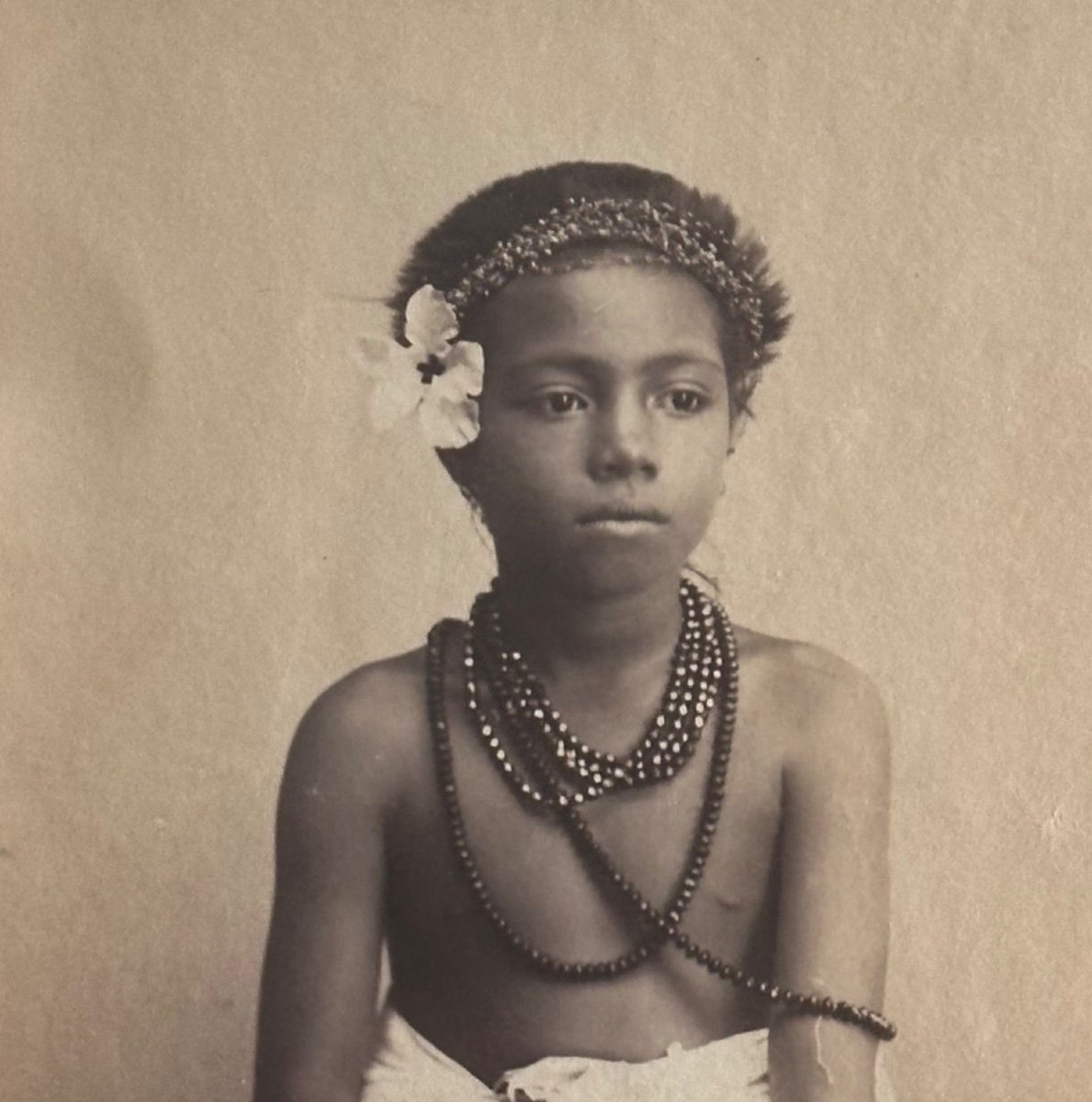 Thomas Andrew, jeune fille des Samoa. Océanie. Tirage albuminé, 19e siècle -photo-2