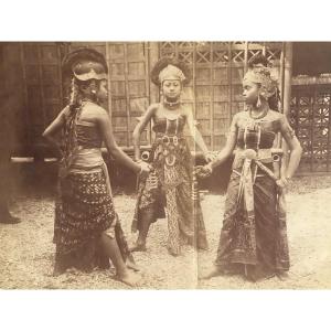 Albumen Print. Three Javanese Dancers. Indonesia. Universal Exhibition, 1889.