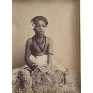 Thomas Andrew, jeune fille des Samoa. Océanie. Tirage albuminé, 19e siècle 