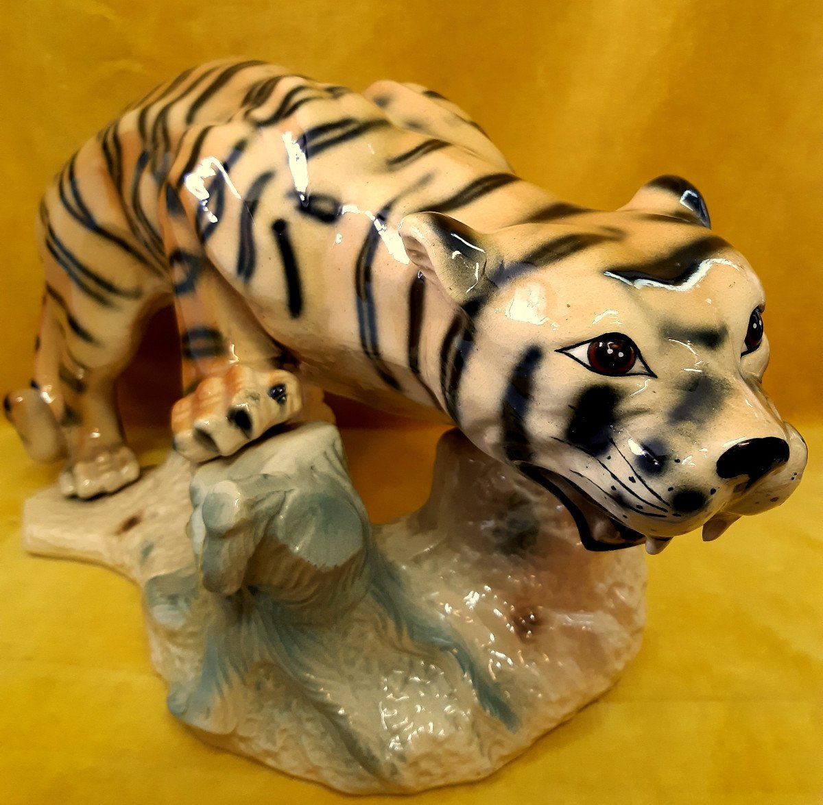 Large Ceramic Slip Of Tiger On The Hunt From The 1960s 1970s-photo-1