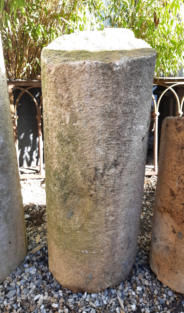 Batch Of Parts Of Cylindrical Shaft Of Roman Column In Cut Stone-photo-2