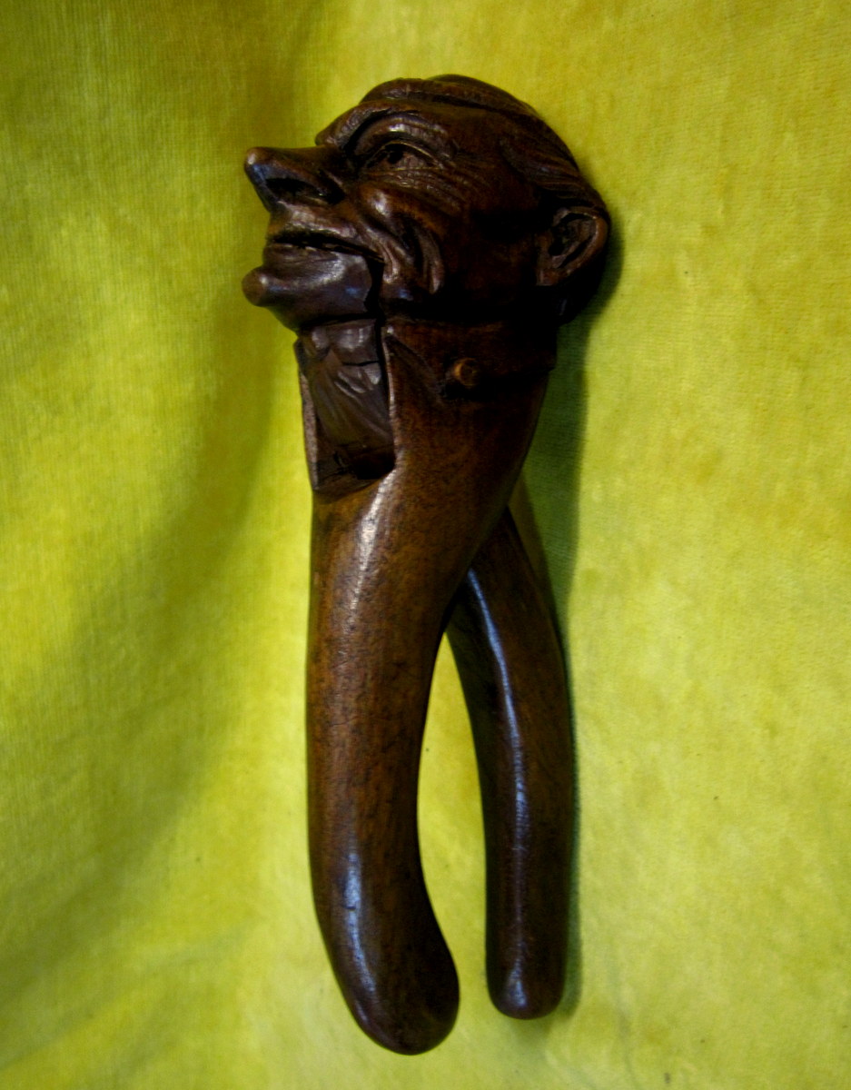 Casse Nut Hazelnut Sculpture Antropomorph Meunier Wood 19th-photo-1