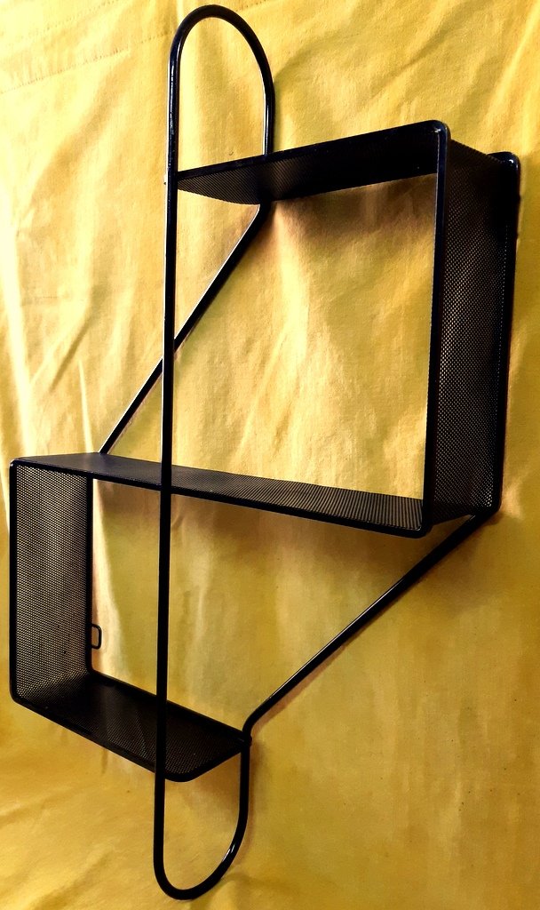 Etagère ‘’clé De Sol ‘’métal Perforé 1955 Vintage Mathieu Mategot (1910-2001)                  