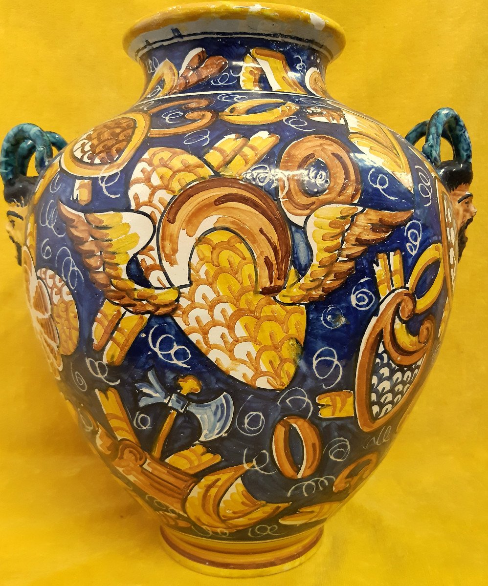 Large Jarron Jar At Talaverra De La Reina Pharmacy Toledo Spain Wildlife Catches-photo-4