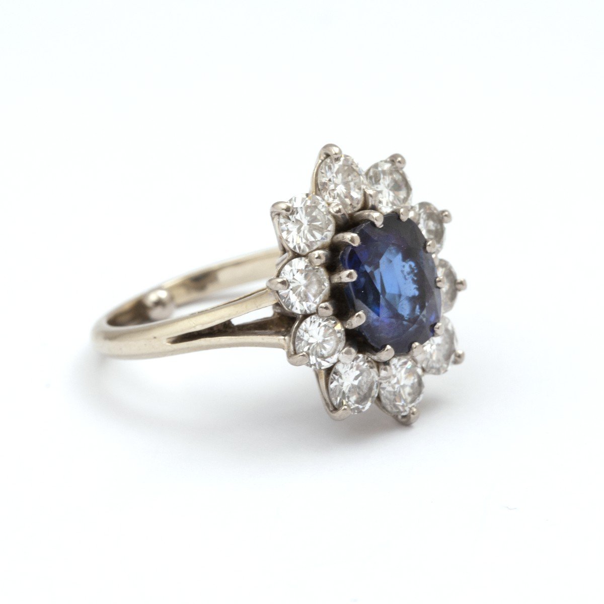 Bague vintage or gris, saphir et diamants bleu marine-photo-1