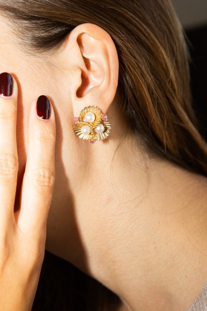 Vintage Yellow Gold Earrings And Mother-of-pearl Shell Beads-photo-3