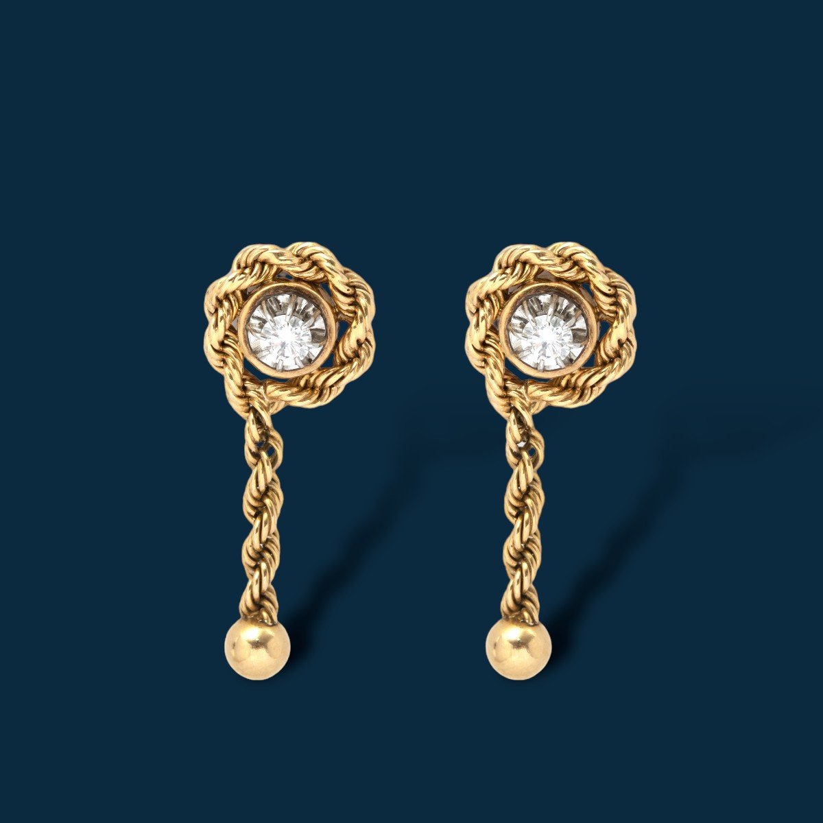 Boucles d'oreilles vintage or jaune, platine et diamants gouttes d'or